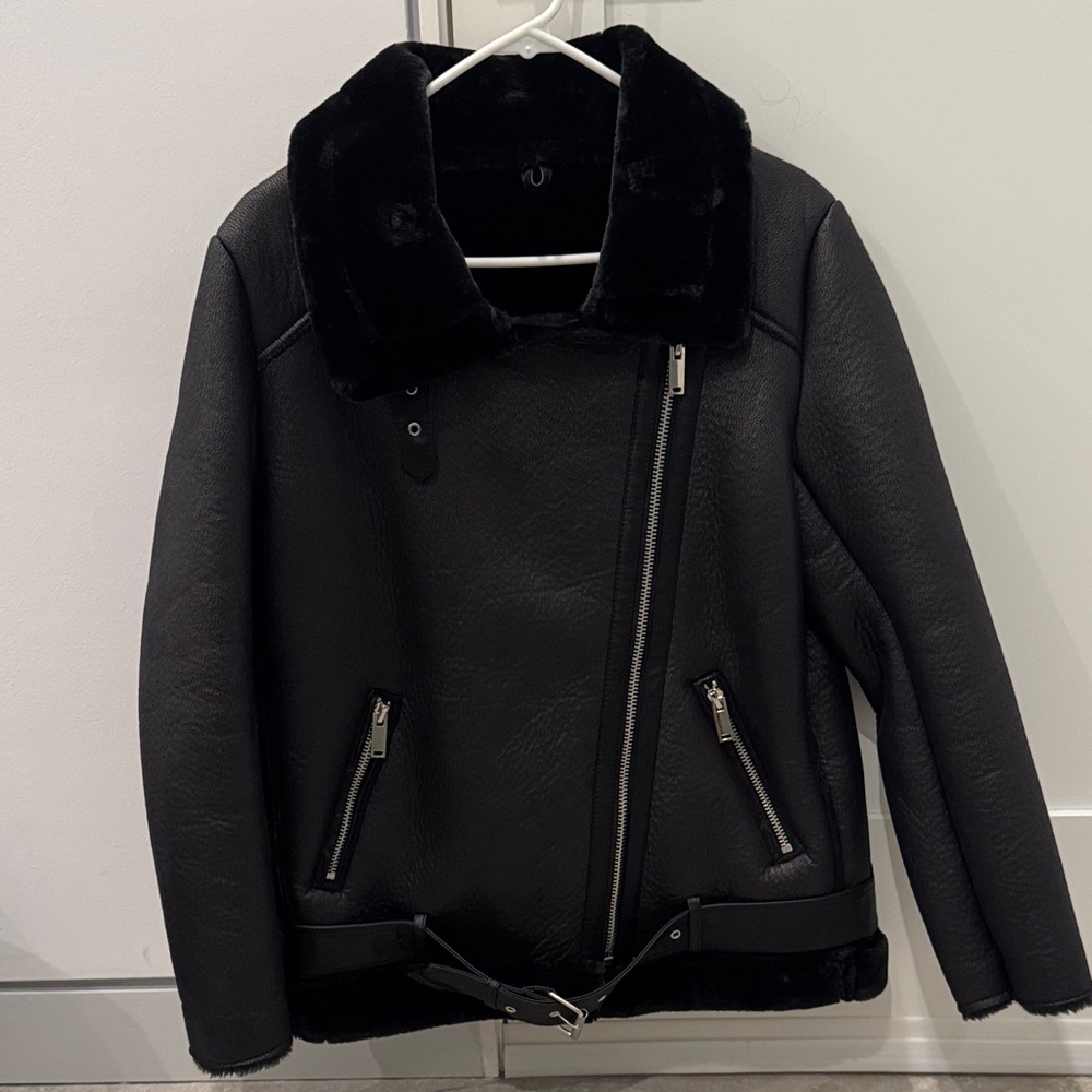 OversizedBlack Faux leather Jacket with Fur Collar/bomber jacket